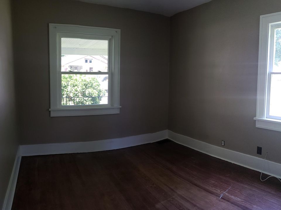 2nd image of 1026 Obrien St