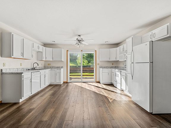 5th image of 707 Jerry Dr