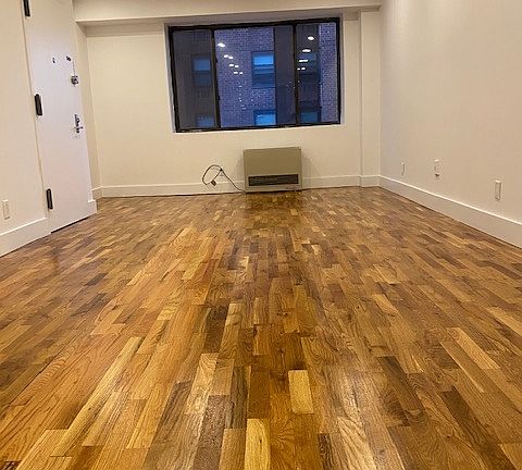 4th image of 17 Stanton St APT 3