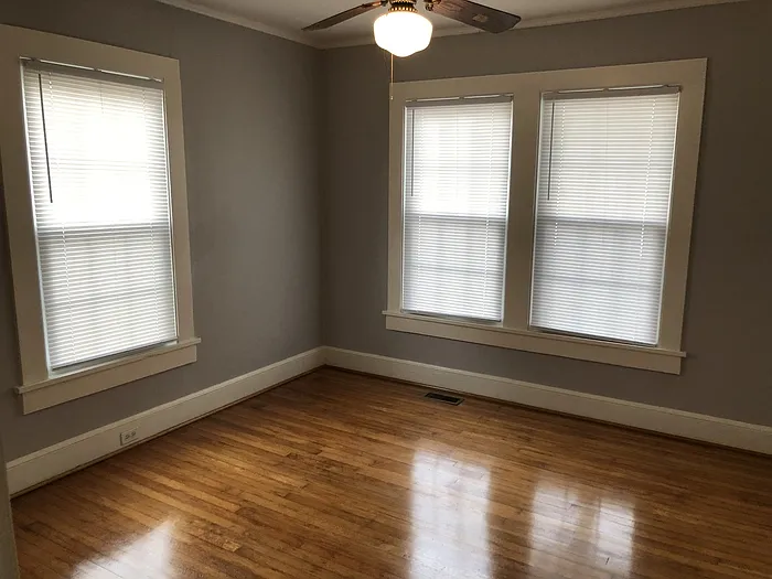 542 E Black St — Photo 5