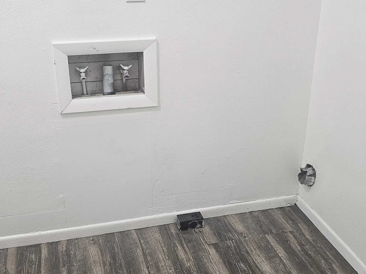 2 bed, 820 sqft, $1,200 — Photo 2
