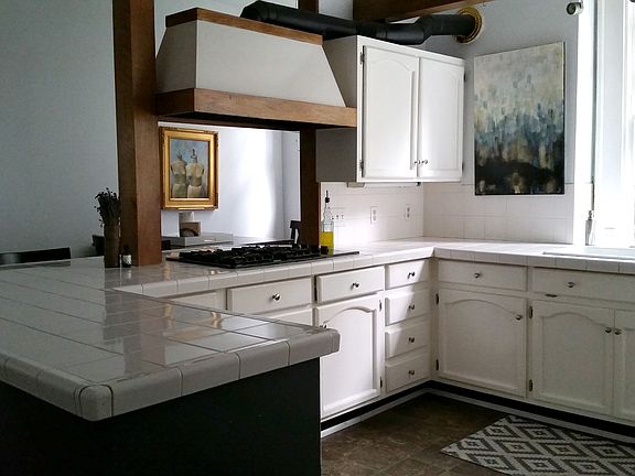 Large Kitchen/Breakfast area