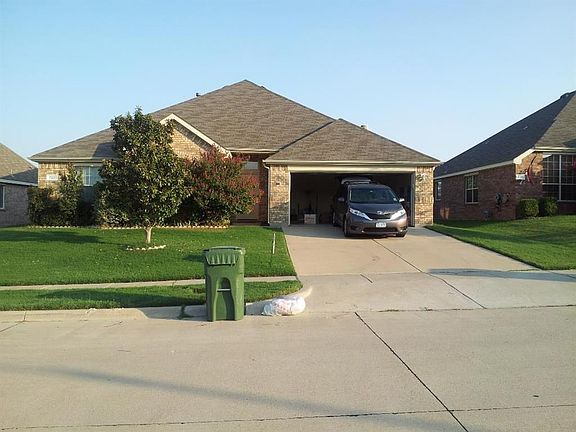 2nd image of 722 Dover Park Trl