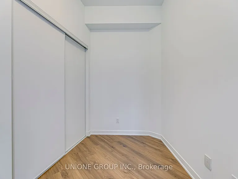 405 Dundas St W #336 — Photo 18