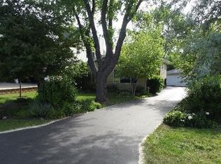 0N665 Knollwood Dr, Wheaton, IL 60187