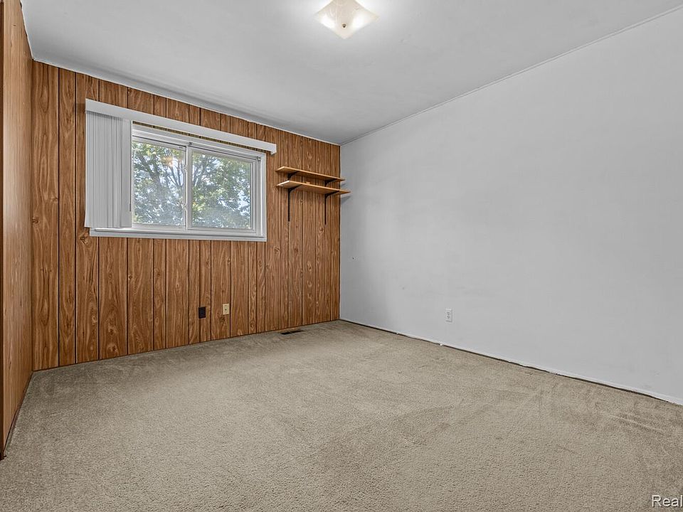 30388 Yorkshire Dr, photo 20