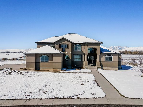 7223 N Estancia Ln, Smithfield, UT 84335