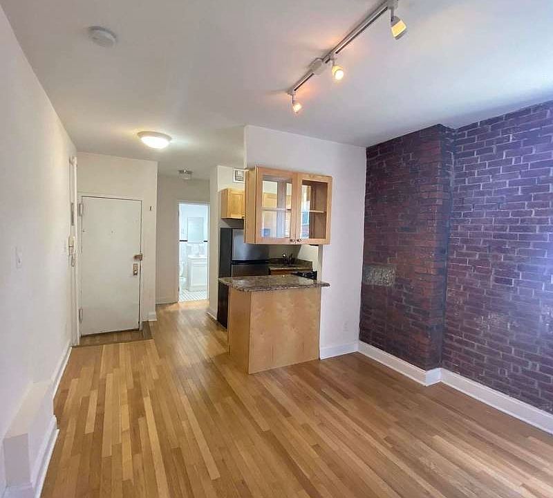2nd image of 237 W 10th St APT 17