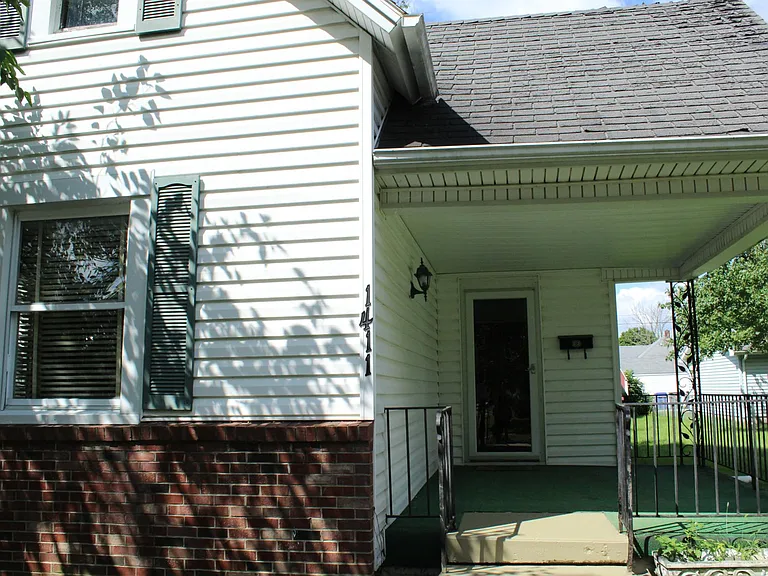 1411 S Webster St — Photo 13