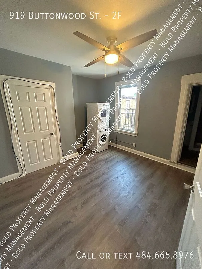 Renovated 1 Bedroom 1 Bathroom Apt. — Photo 4