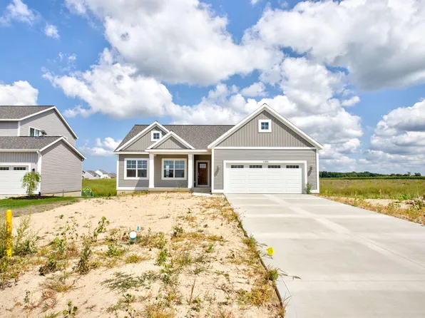 11665 Cherrybud Dr, Holland, MI 49424