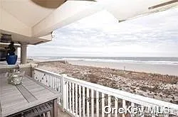 3 bed, 2.5 bath, $6,500 — Photo 2