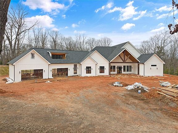 3rd image of 385 River Bend Rd
