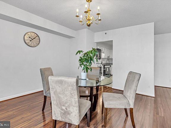 4th image of 3709 S George Mason Dr APT 801E