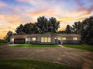 W3141 Bakertown Rd, Helenville, WI 53137