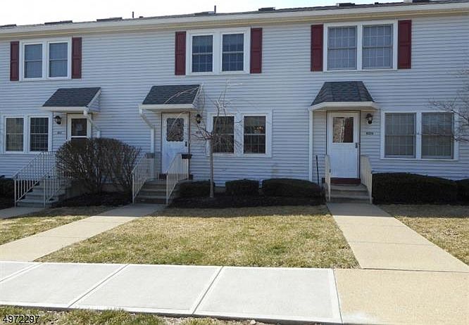 2nd image of 810 Sierra Dr