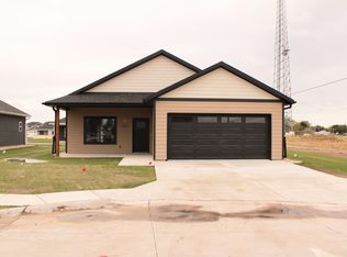1800 Cypress Ave, Central City, NE 68826