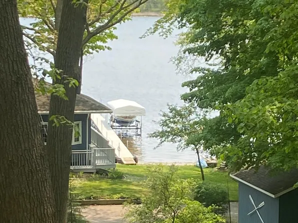 8044 Old Channel Trl, Montague, MI 49437