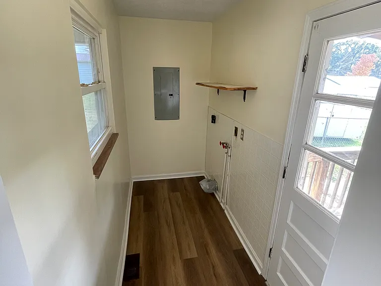 Broyles Ln — Photo 10