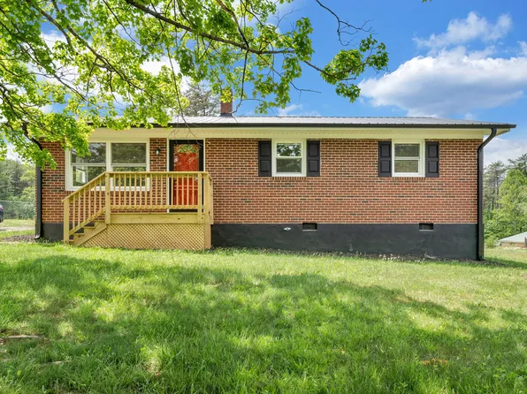 1485 Carver Rd, Martinsville, VA 24112