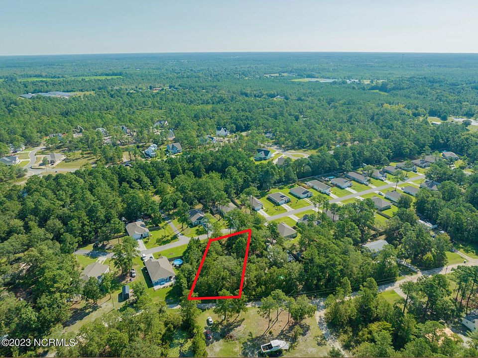 2nd image of 421 Ellis Road SE