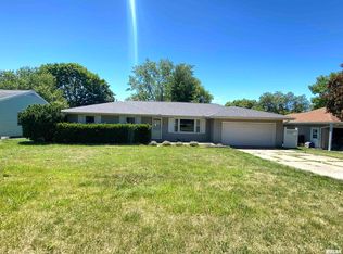 2604 W Westport Rd, Peoria, IL 61615