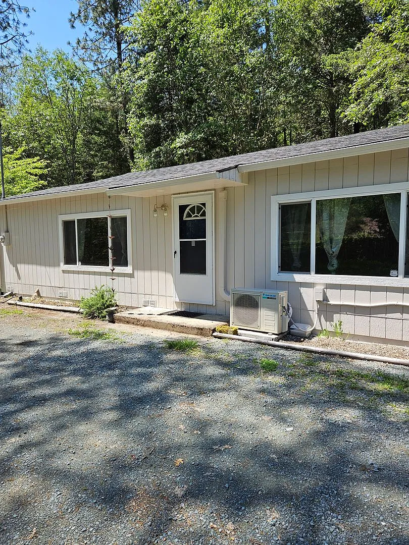 Building Photo - 9405 Lower River Rd