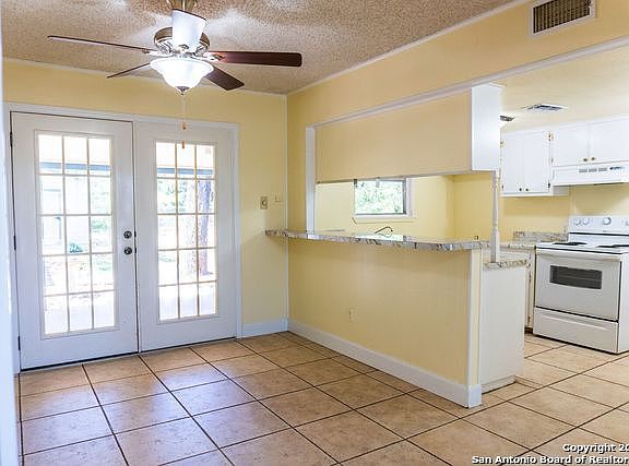 3rd image of 105 Cibolo Ave