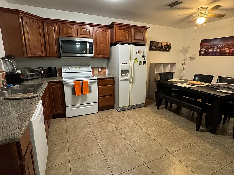 2242 Jackson St #5 — Photo 4