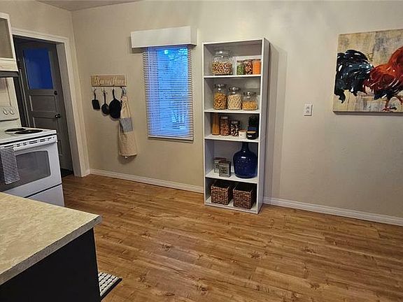2nd image of 804 Elizabeth Ave