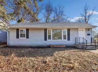 821 Ashmoore Cir, West Des Moines, IA 50265