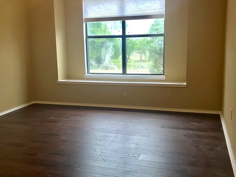702 Long Hill Ct — Photo 11