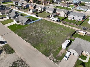 108 6th St SW, Tioga, ND 58852