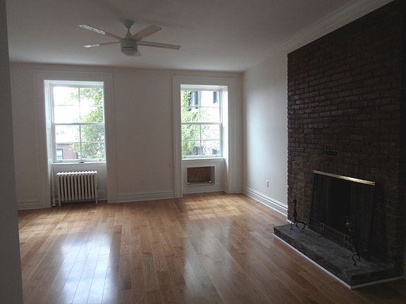 2nd image of 116 Pacific St APT 3