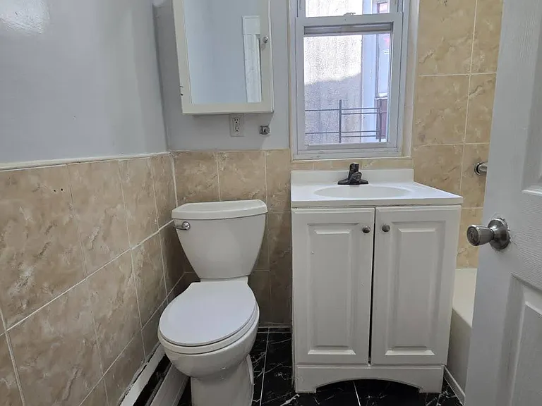 126 Bergen Ave #2A — Photo 4