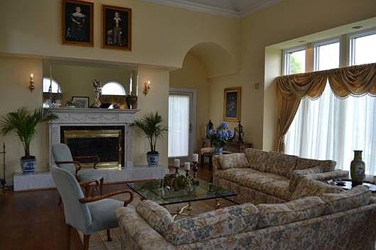 4th image of 7 Far Hill Ln