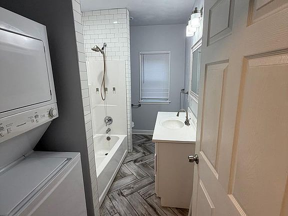 5th image of 1827 Roanoke Ave SW