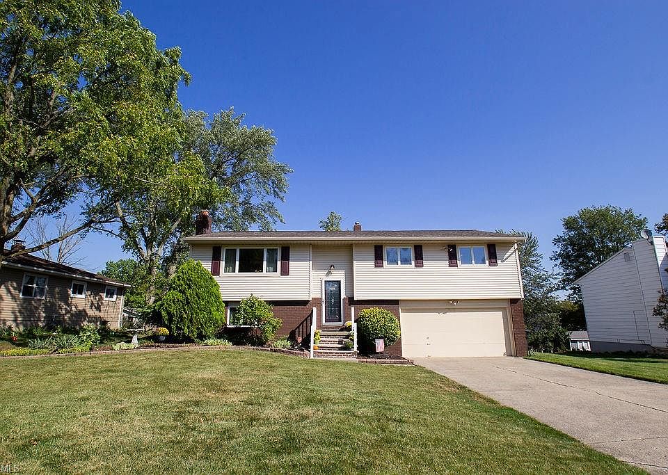 1st image of 4017 Hilltop Dr