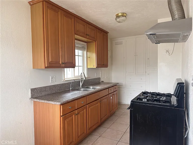 615 S Almansor St #A — Photo 6