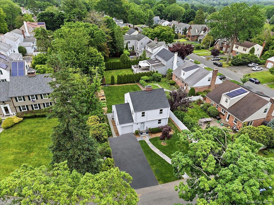 1st image of 6 Deerfield Avenue