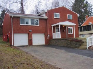 521 Firethorne Dr, Monroeville, PA