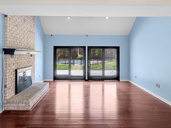 4th image of 6728 Manadier Rd