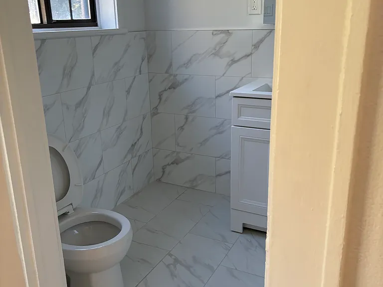 94 Martha Ct #4 — Photo 7