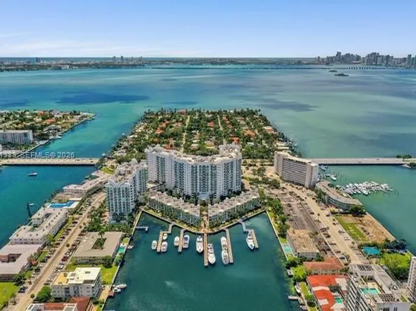 7900 Harbor Island Dr, North Bay Village, FL