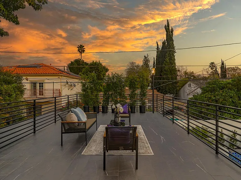 5202 Avenida Oriente — Photo 18