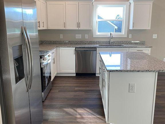 3rd image of 1211 Scarlet Oak Road