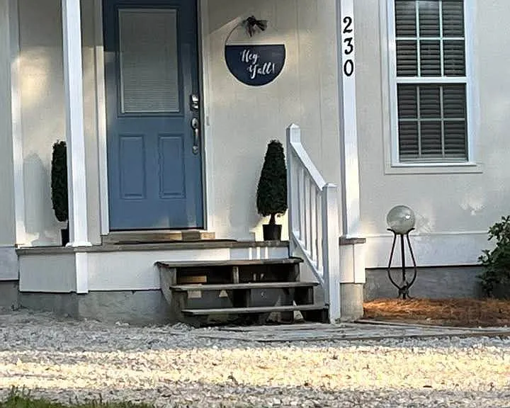 230 Pages Creek Dr — Photo 2