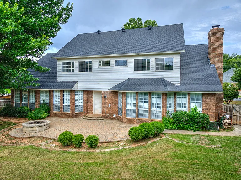1104 Fox Lake Ln — Photo 45