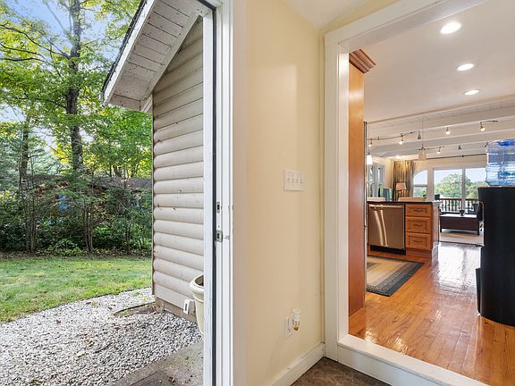 1121 West Lake Avenue