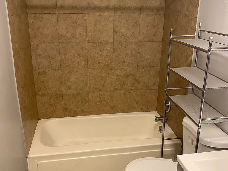 1541 N Broadway #1 — Photo 12